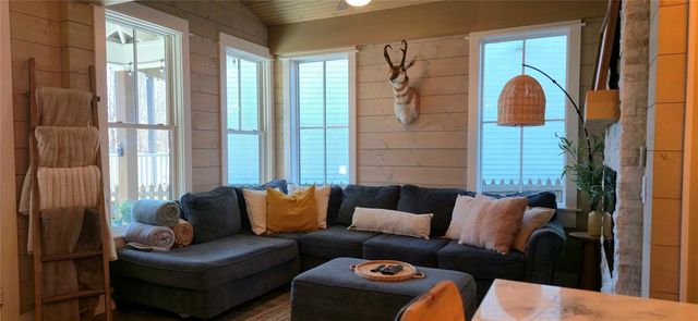 31 Firefly Lane, Carlton Landing, OK 74432