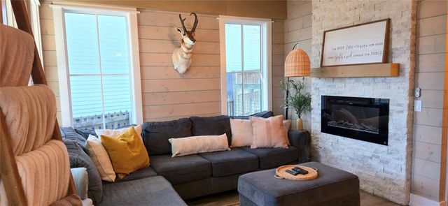 31 Firefly Lane, Carlton Landing, OK 74432