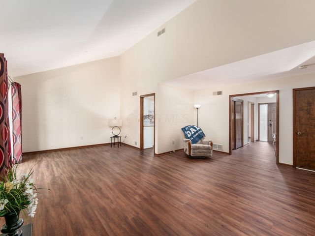 2120 Willowick Drive, B, Columbus, OH 43229