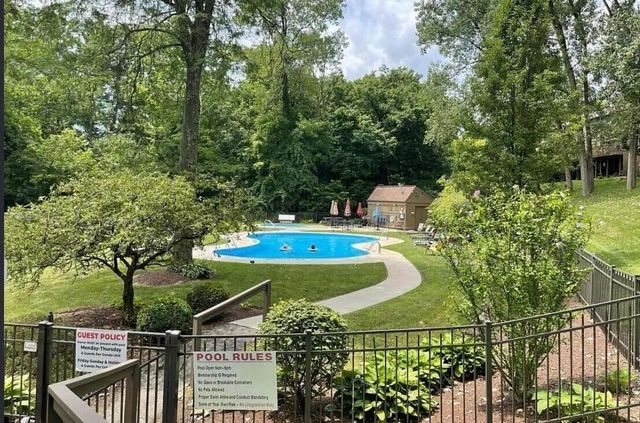 2120 Willowick Drive, B, Columbus, OH 43229