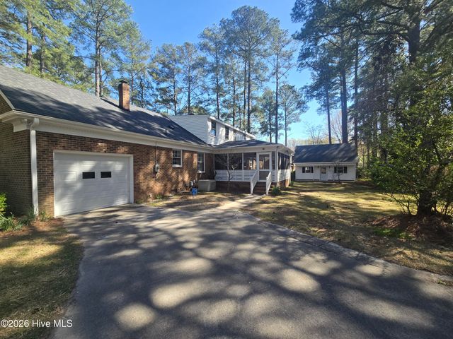 701 S Broad Street, Robersonville, NC 27871