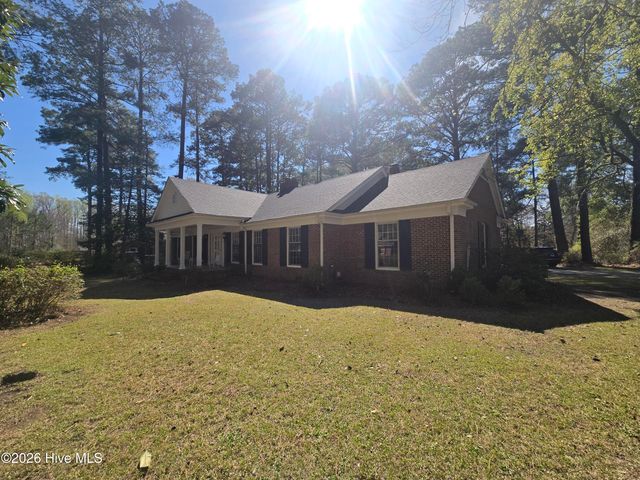 701 S Broad Street, Robersonville, NC 27871