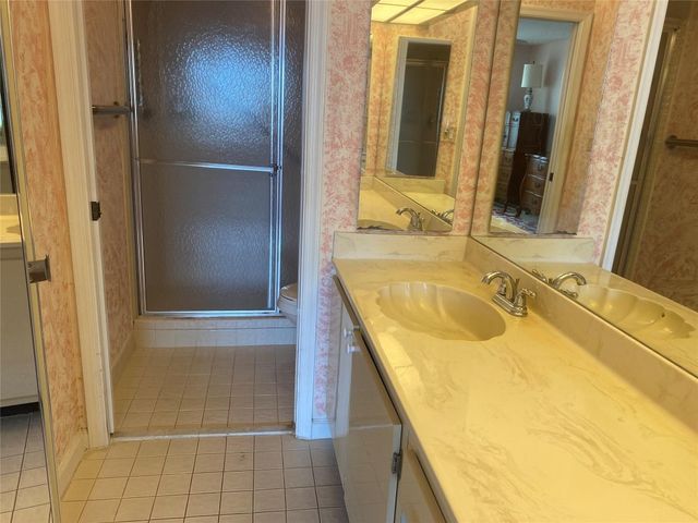 7280 S Devon Drive 208, Fort Lauderdale, FL 33321