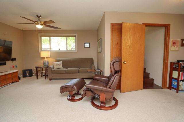149 Mary Circle, North Mankato, MN 56003