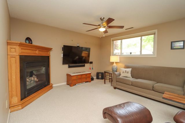 149 Mary Circle, North Mankato, MN 56003