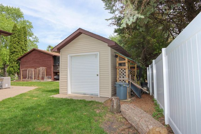 149 Mary Circle, North Mankato, MN 56003