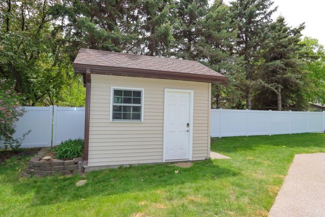 149 Mary Circle, North Mankato, MN 56003