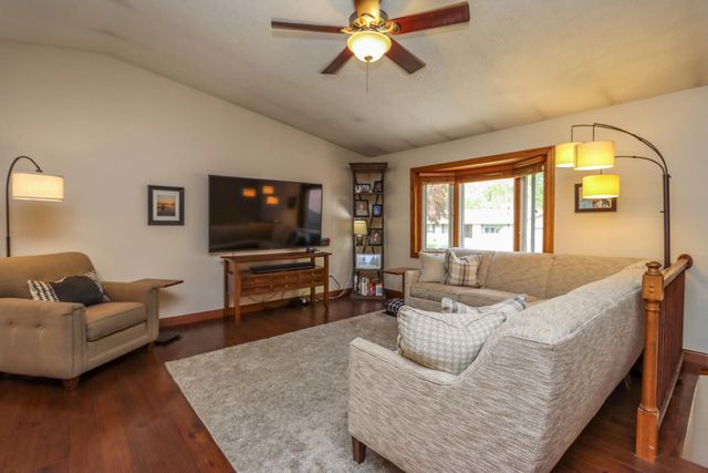 149 Mary Circle, North Mankato, MN 56003