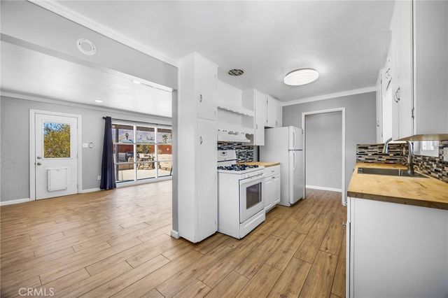 74401 Pinon, 29 Palms, CA 92277