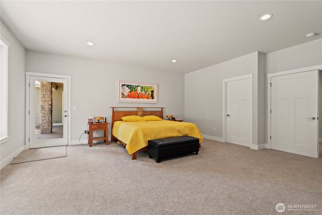 16424 252 Avenue SE, Issaquah, WA 98027