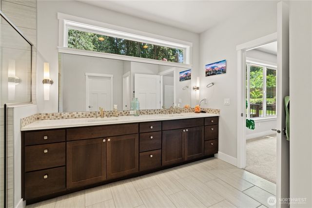 16424 252 Avenue SE, Issaquah, WA 98027