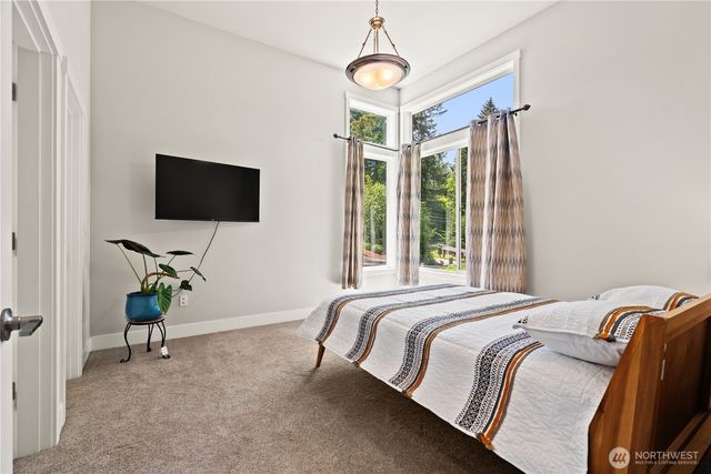 16424 252 Avenue SE, Issaquah, WA 98027