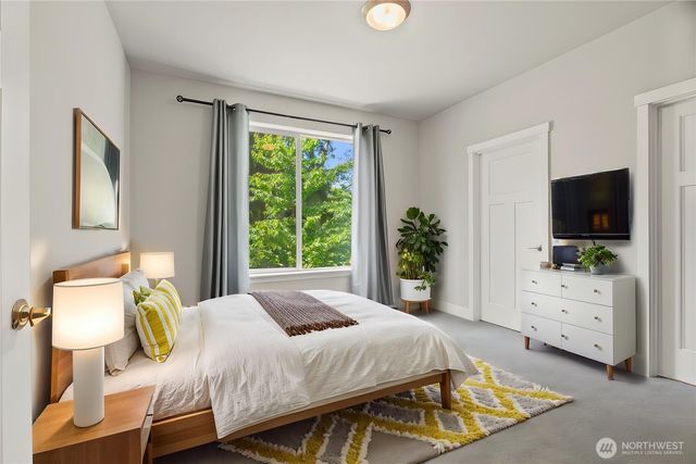 16424 252 Avenue SE, Issaquah, WA 98027