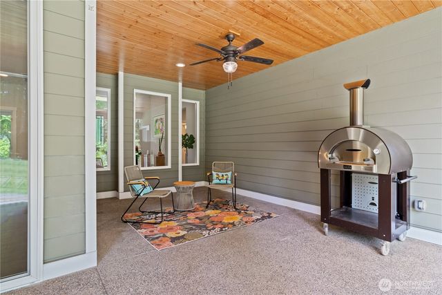 16424 252 Avenue SE, Issaquah, WA 98027