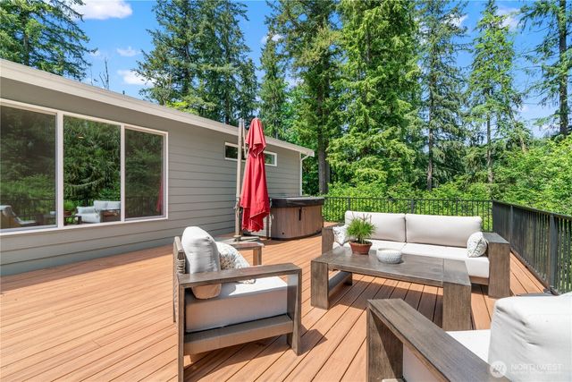 16424 252 Avenue SE, Issaquah, WA 98027