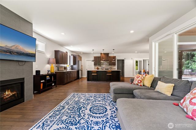 16424 252 Avenue SE, Issaquah, WA 98027
