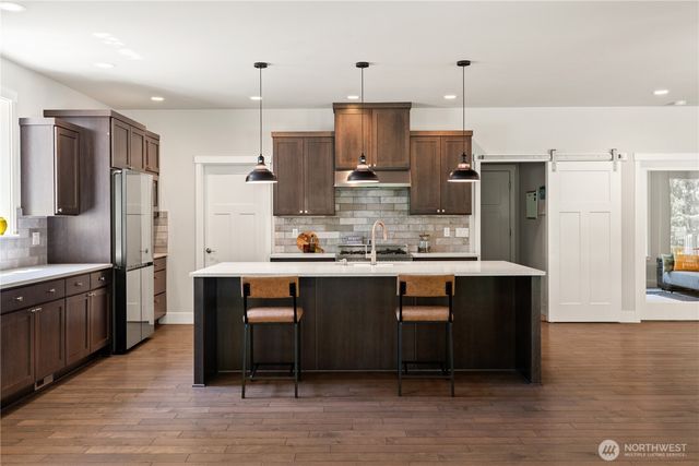 16424 252 Avenue SE, Issaquah, WA 98027