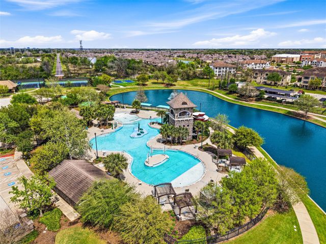 4914 Fairford Drive, Sugar Land, TX 77479