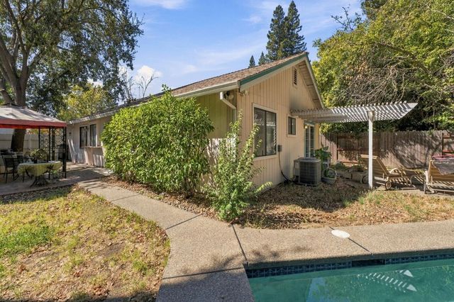 50 Lanyard Ct, Sacramento, CA 95831