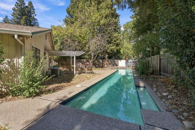 50 Lanyard Ct, Sacramento, CA 95831