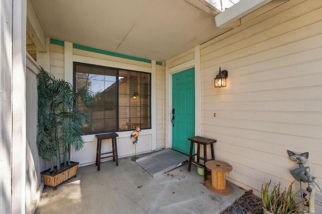50 Lanyard Ct, Sacramento, CA 95831