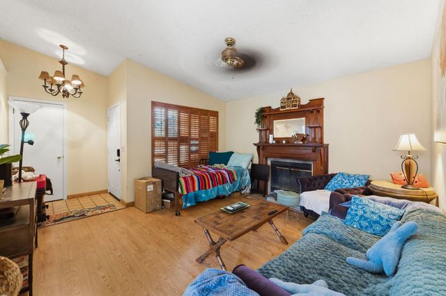 50 Lanyard Ct, Sacramento, CA 95831