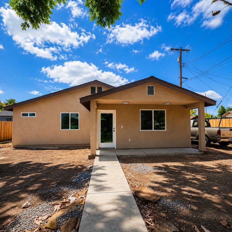 Image 1 of property listing at 2014 E California Avenue, Fresno, CA 93706
