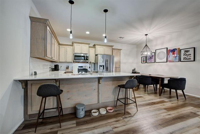 1113 Golden Leaf Drive, Moore, OK 73160