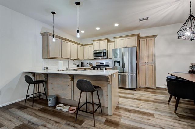 1113 Golden Leaf Drive, Moore, OK 73160