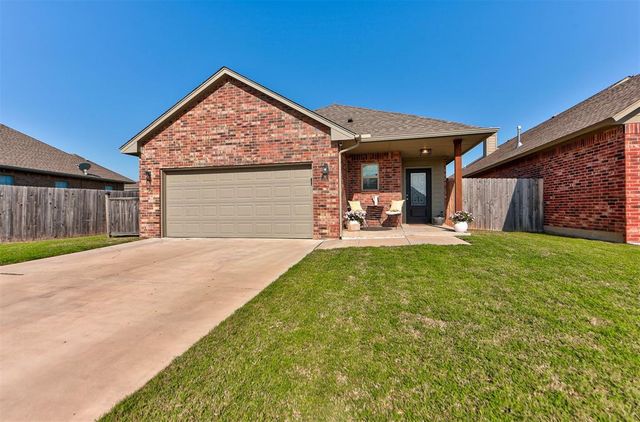 1113 Golden Leaf Drive, Moore, OK 73160