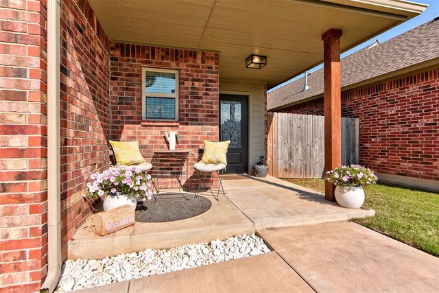 1113 Golden Leaf Drive, Moore, OK 73160