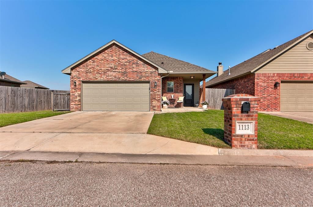 1113 Golden Leaf Drive, Moore, OK 73160