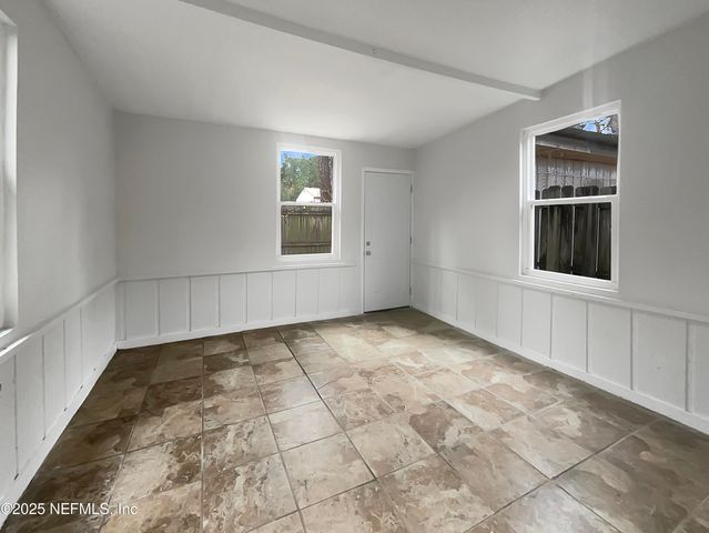 5580 CABOT Drive N, Jacksonville, FL 32244