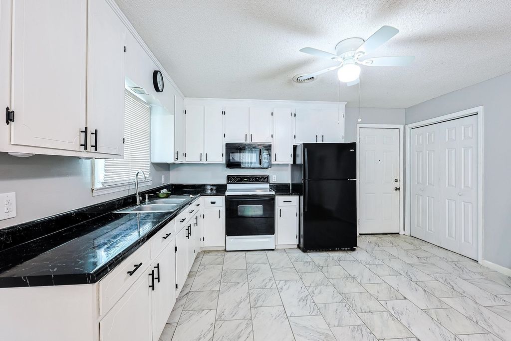 104 S Eaddy St., Hemingway, SC 29554 — photo 4