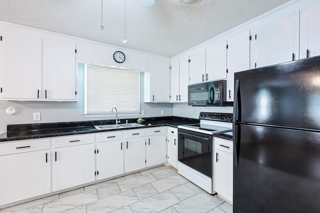104 S Eaddy St., Hemingway, SC 29554 — photo 5