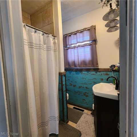 519 Taylor Avenue, Cambridge, OH 43725