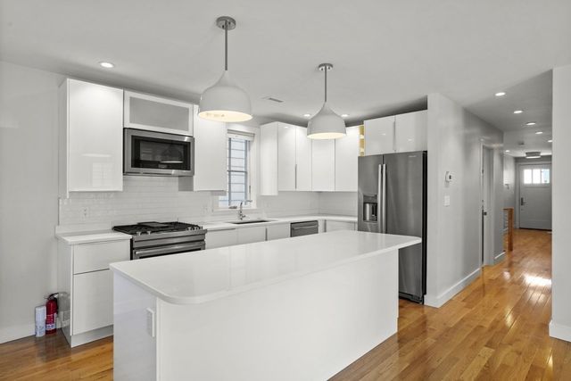 14 Hardwick 1, Cambridge, MA 02141