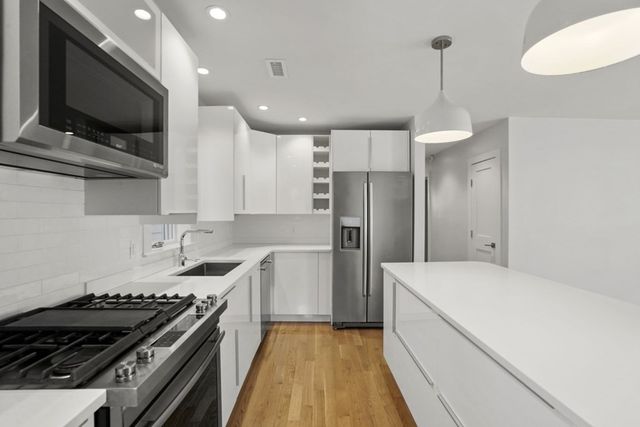 14 Hardwick 1, Cambridge, MA 02141