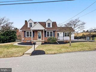 136 PARK ST, Seven Valleys, PA 17360