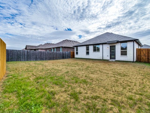 920 Ravenwood Lane, Van Alstyne, TX 75495