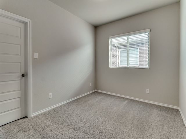 920 Ravenwood Lane, Van Alstyne, TX 75495