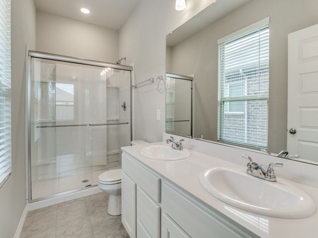 920 Ravenwood Lane, Van Alstyne, TX 75495