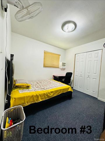 7290 Wiegand, Center Line, MI 48015