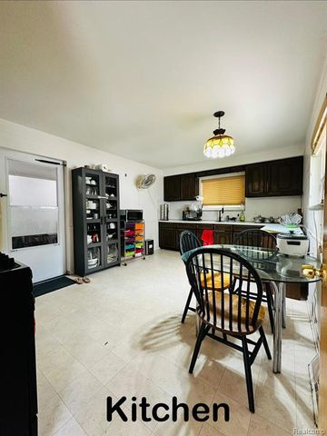 7290 Wiegand, Center Line, MI 48015