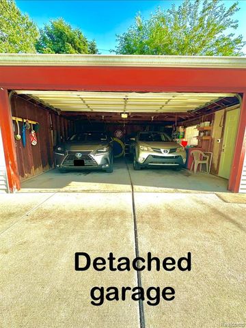 7290 Wiegand, Center Line, MI 48015