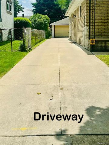 7290 Wiegand, Center Line, MI 48015