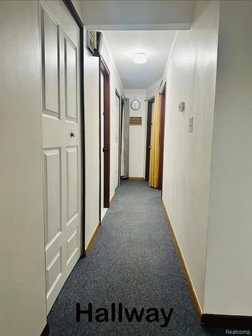 7290 Wiegand, Center Line, MI 48015