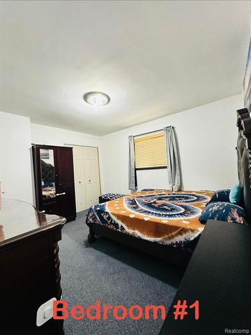 7290 Wiegand, Center Line, MI 48015