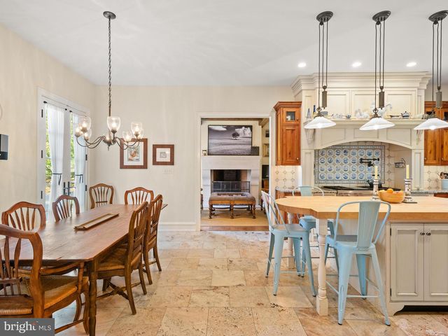 948 DROVERS LN, Chester Springs, PA 19425