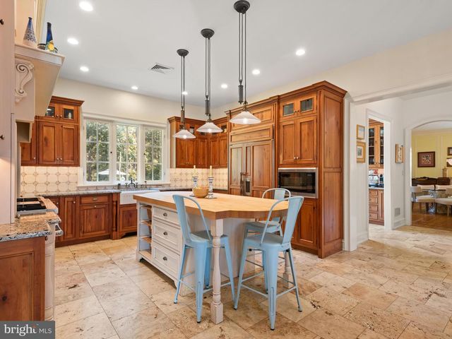 948 DROVERS LN, Chester Springs, PA 19425